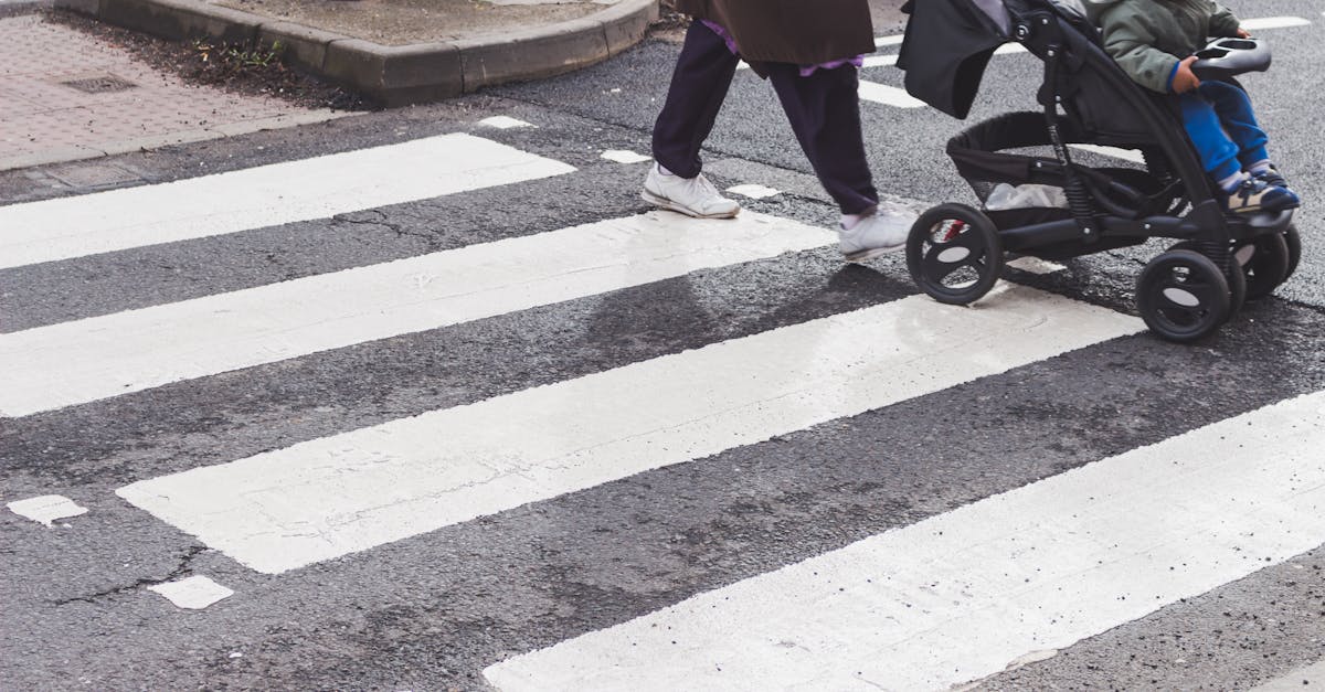 découvrez les conseils essentiels pour assurer la sécurité de votre bébé dans un porte-bébé. apprenez les meilleures pratiques et les recommandations pour un confort optimal tout en garantissant la sécurité de votre enfant lors de vos déplacements.