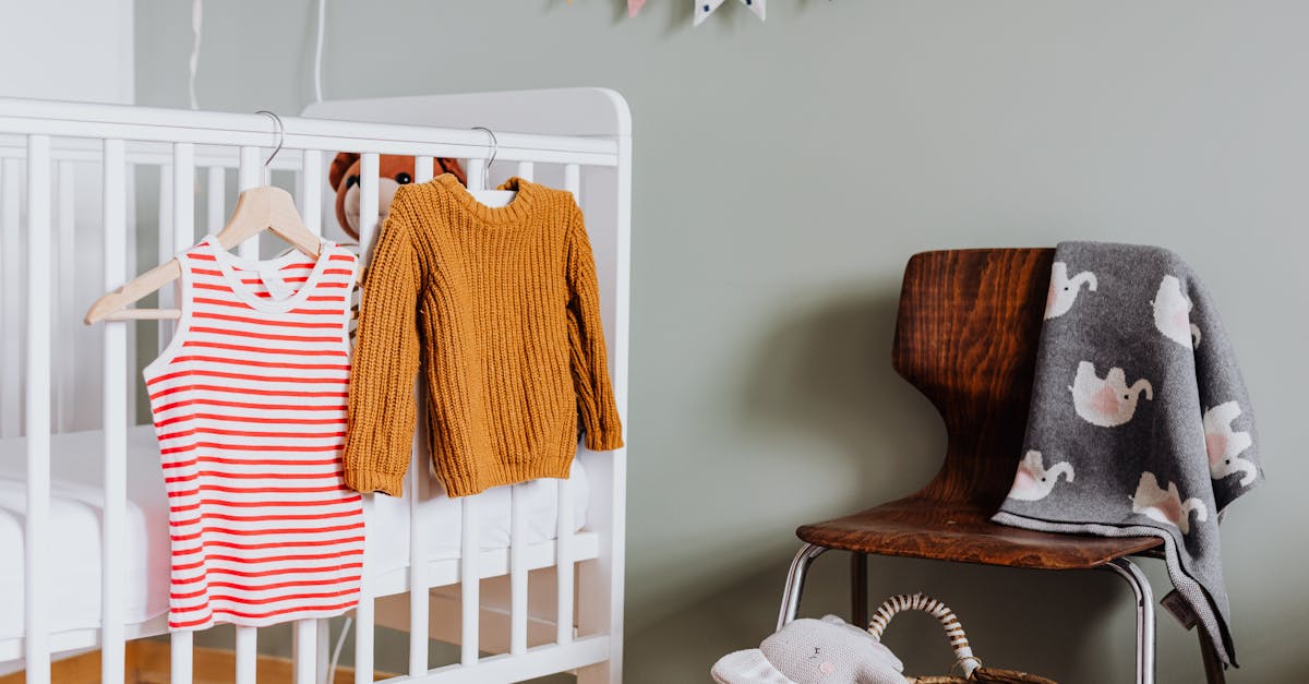 découvrez notre collection inspirante de décorations pour la chambre de bébé, alliant douceur et style. transformez l'espace de votre petit avec des éléments uniques et tendance, créant un environnement apaisant et chaleureux pour le sommeil et le jeu.
