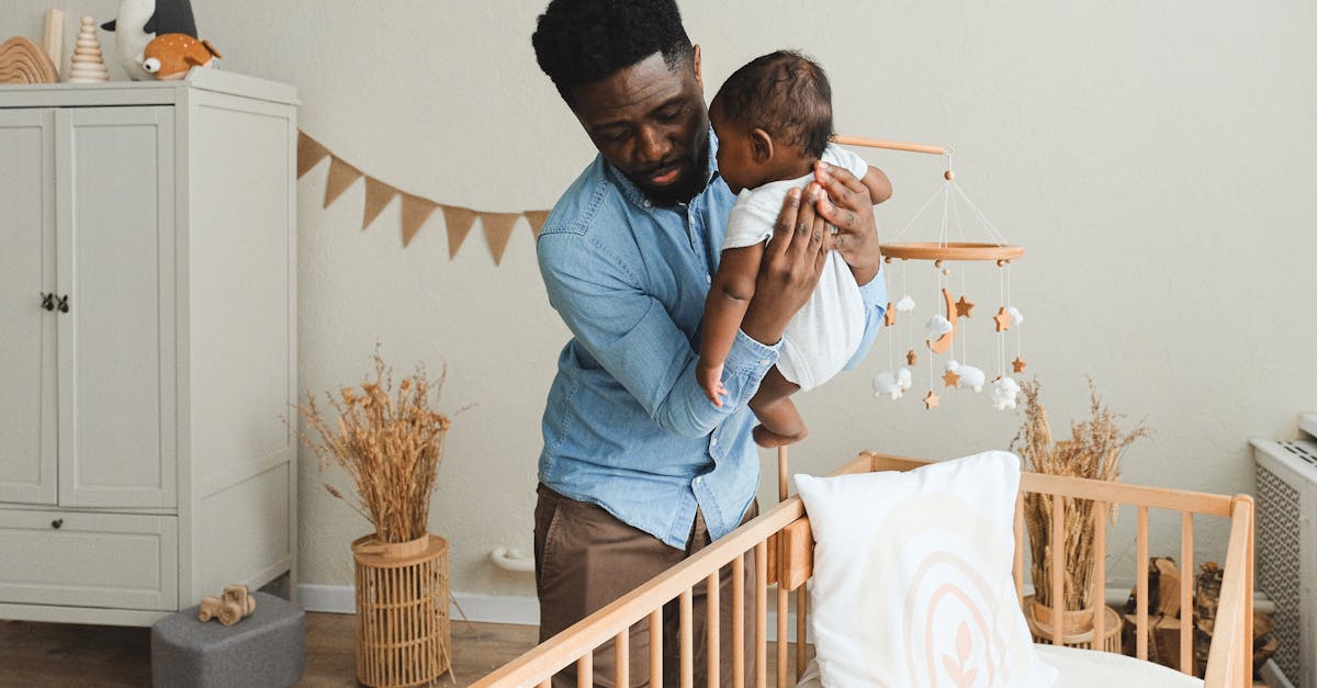 découvrez notre sélection magique de décorations pour la chambre de bébé. transformez l'espace de votre petit avec des designs doux et apaisants, des couleurs délicates et des accessoires adorables qui stimulant l'imagination. créez un cocon chaleureux et accueillant pour votre enfant avec nos idées et inspirations de décoration.