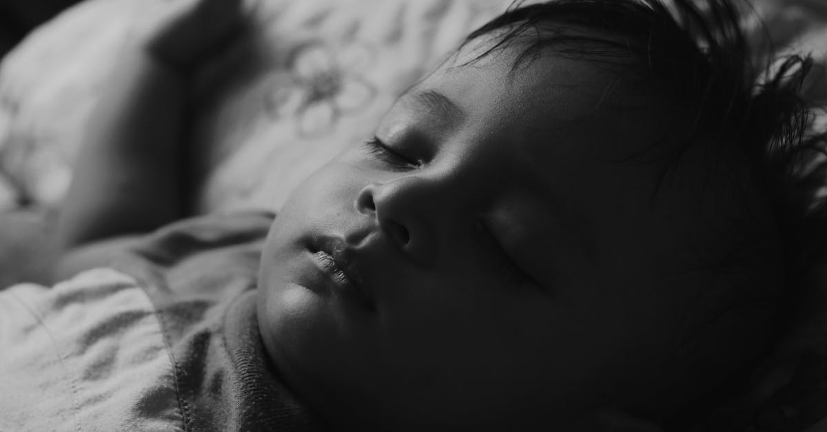 découvrez les meilleures positions de sommeil pour bébés, qui favorisent un sommeil paisible et sécurisé. apprenez des conseils pratiques pour assurer le confort de votre enfant pendant la nuit.
