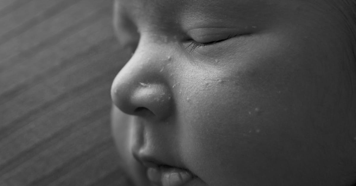 découvrez les meilleures positions de sommeil pour votre bébé afin d'assurer son confort et sa sécurité. explorez nos conseils pour favoriser un sommeil paisible et réparateur pour votre petit, tout en respectant les recommandations des experts.