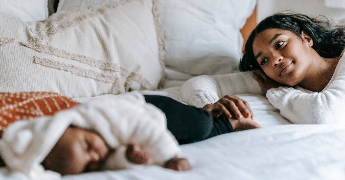 découvrez les meilleures positions de sommeil pour bébé afin d'assurer un sommeil paisible et réparateur. apprenez comment déposer votre enfant en toute sécurité et favorisez son bien-être grâce à nos conseils pratiques.