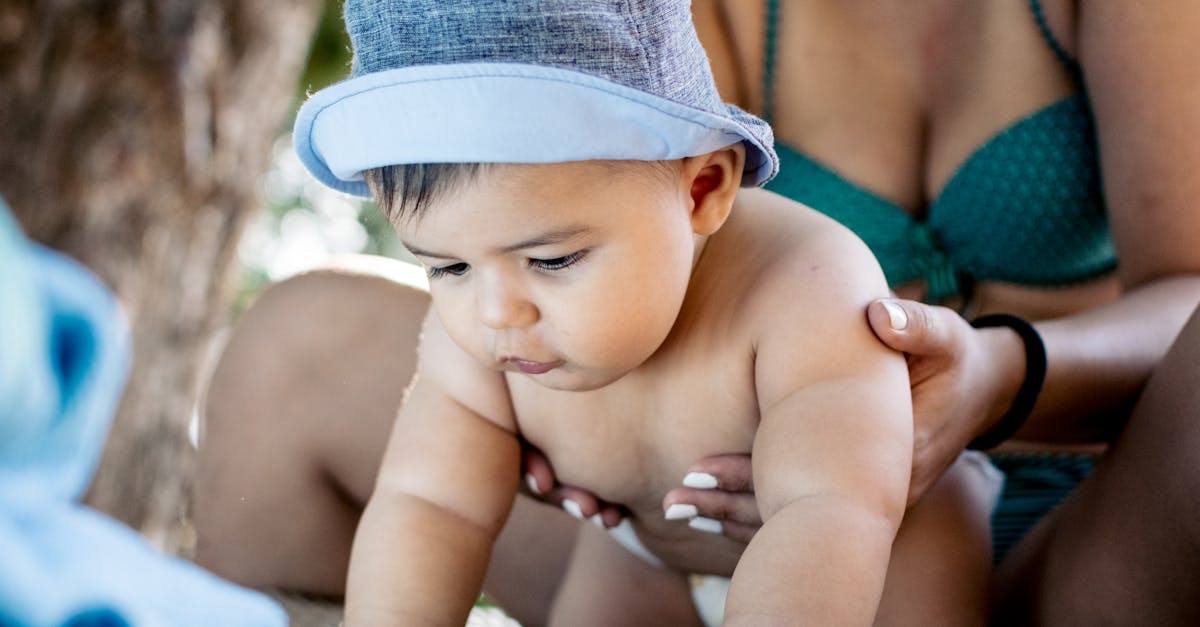 découvrez tout ce qu'il faut savoir sur le sevrage de bébé : conseils pratiques, aliments à introduire, étapes clés et astuces pour une transition en douceur vers l'alimentation solide.