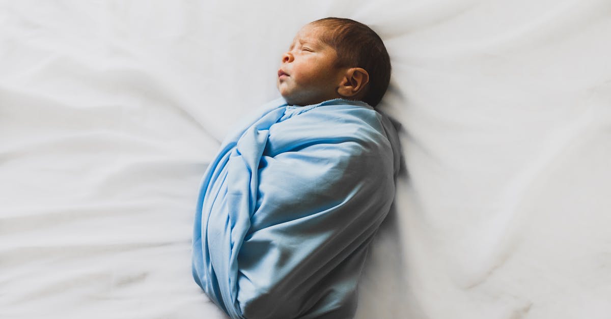 découvrez notre large sélection de lits pour bébé, alliant sécurité, confort et design. offrez à votre enfant un espace de sommeil douillet avec nos berceaux modernes et pratiques.