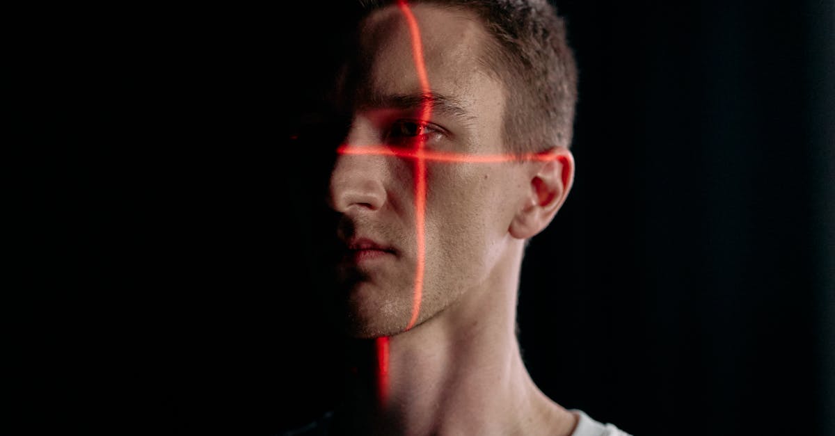 découvrez comment la reconnaissance faciale transforme la sécurité et l'identification personnelle. explorez ses applications, ses avantages, et les défis éthiques qu'elle soulève.