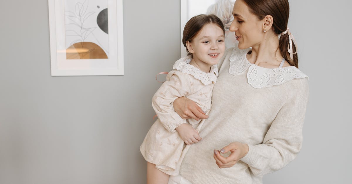 découvrez le concept de l'éducation parentale sans genre, qui encourage l'égalité et l'épanouissement des enfants en dehors des stéréotypes traditionnels. apprenez des stratégies innovantes pour favoriser l'empathie et l'autonomie chez vos enfants, tout en respectant leur identité unique.
