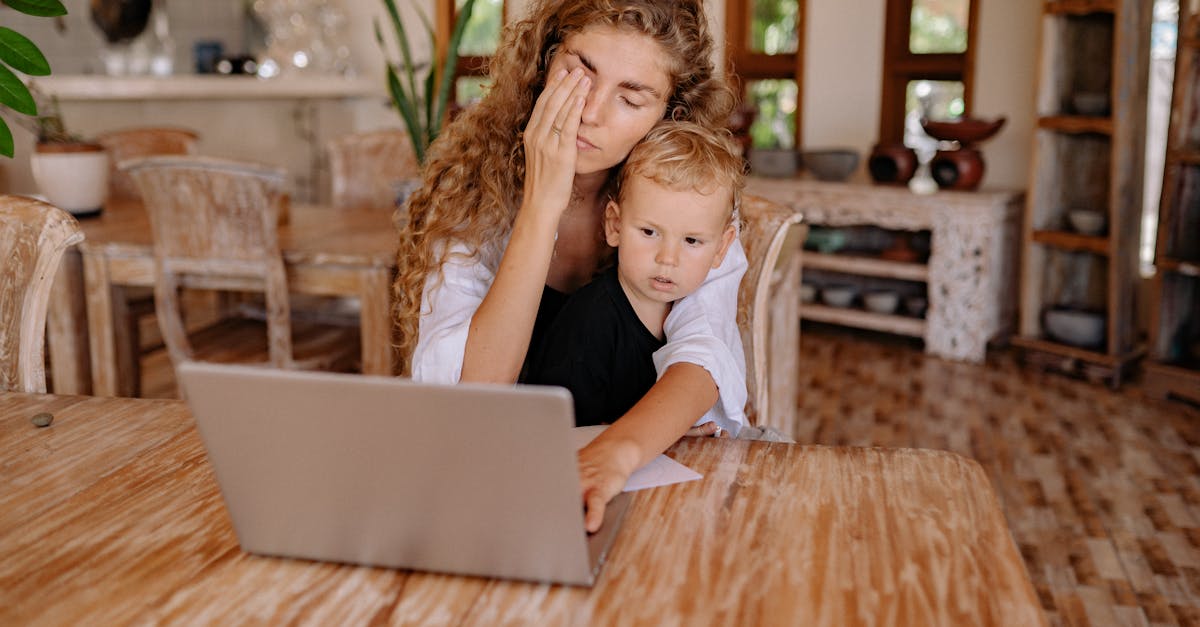 découvrez des conseils pratiques et des stratégies pour gérer le stress lié à la parentalité. apprenez à équilibrer vos responsabilités tout en préservant votre bien-être et celui de vos enfants.