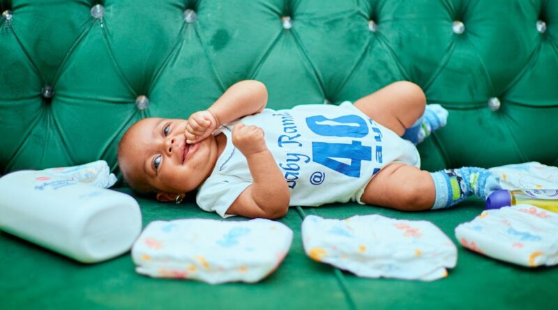 découvrez notre gamme de couches pour bébés, conçues pour offrir confort, absorption et protection. offrez à votre petit un maximum de douceur et de sécurité tout au long de la journée. idéales pour les peaux sensibles, nos couches sont faciles à utiliser et respectueuses de l'environnement.