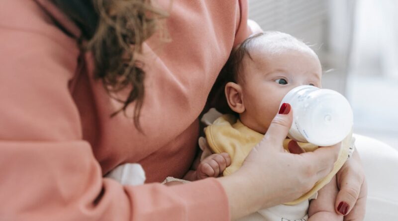 découvrez des conseils essentiels sur la nutrition des bébés, incluant des recettes saines, des informations sur les besoins nutritionnels et des astuces pour introduire de nouveaux aliments en toute sécurité.