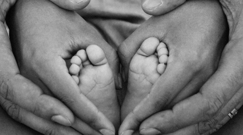 découvrez l'importance de la naissance, une étape essentielle de la vie, et explorez les différents aspects liés à cet événement marquant, de la grossesse aux cérémonies de bienvenue.