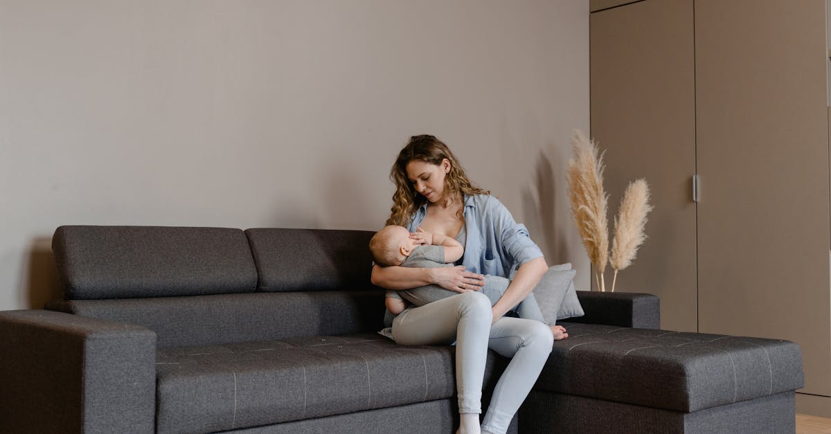 découvrez les bienfaits de l'allaitement maternel pour le bébé et la mère. apprenez des techniques pour réussir cette expérience unique et profitez des conseils d'experts pour vivre pleinement cette période enrichissante.