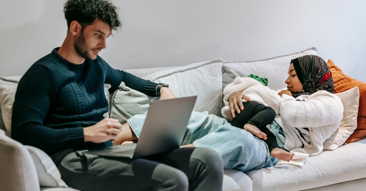 découvrez l'importance et les recommandations concernant la durée de l'allaitement. apprenez comment le temps d'allaitement peut influencer la santé de votre bébé et les bienfaits pour la mère. explorez des conseils pratiques pour une expérience d'allaitement réussie.