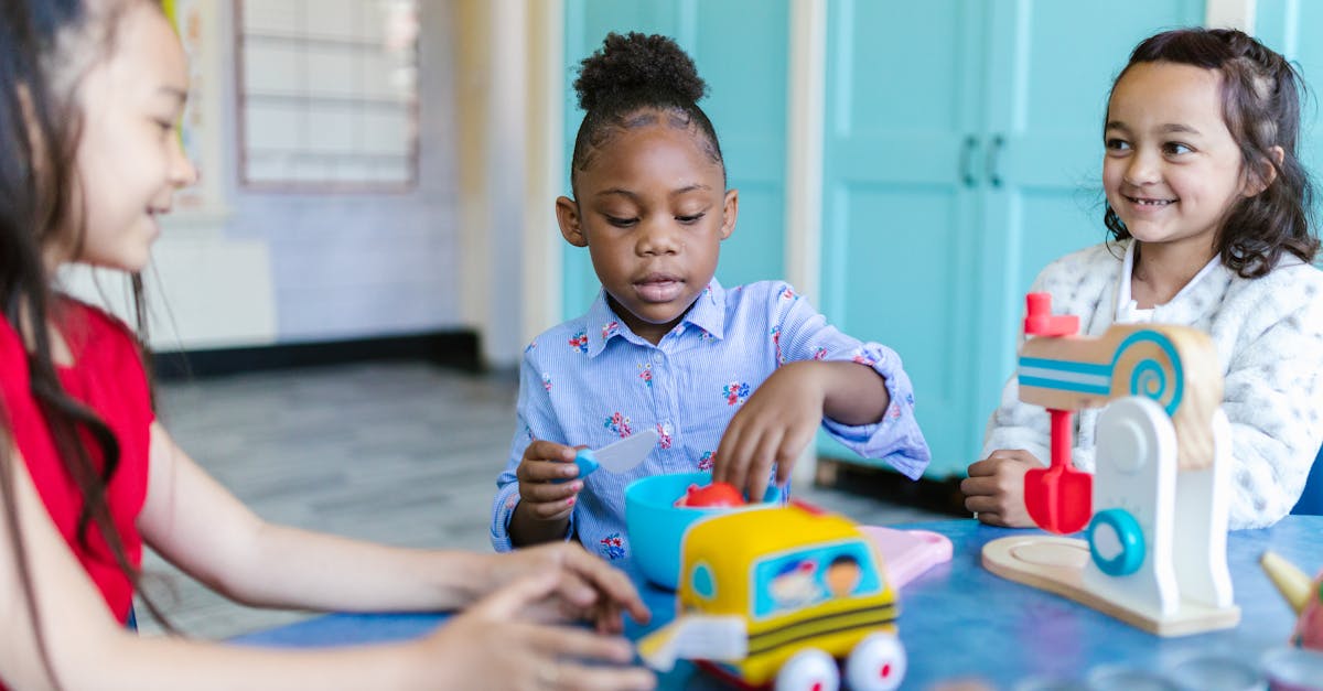 découvrez les différentes étapes du développement cognitif chez l'enfant, de la petite enfance à l'adolescence. explorez les facteurs influençant l'apprentissage et les stratégies pour stimuler le potentiel intellectuel.