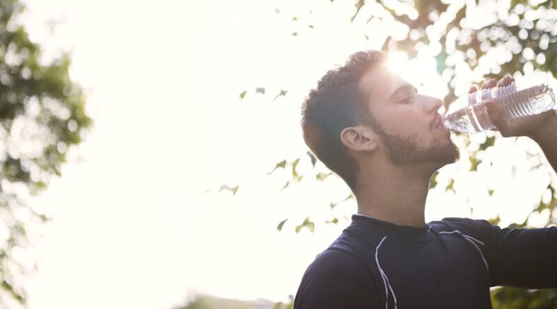 découvrez l'importance de l'hydratation pour votre santé et votre bien-être. apprenez comment maintenir un niveau optimal d'hydratation, les meilleurs conseils pour boire suffisamment d'eau au quotidien et les bienfaits qu'une bonne hydratation peut apporter à votre corps.
