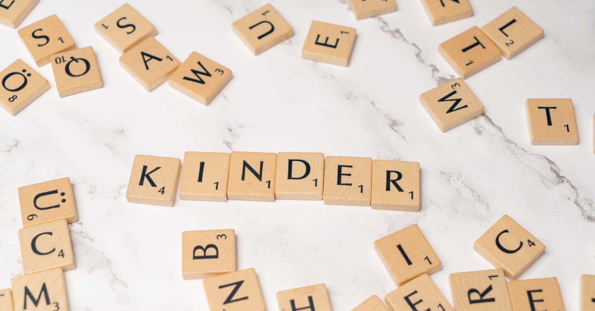 découvrez le développement du langage chez l'enfant : étapes clés, facteurs influençant l'apprentissage et conseils pour favoriser une communication efficace. explorez les méthodes et activités pour accompagner cette évolution essentielle.