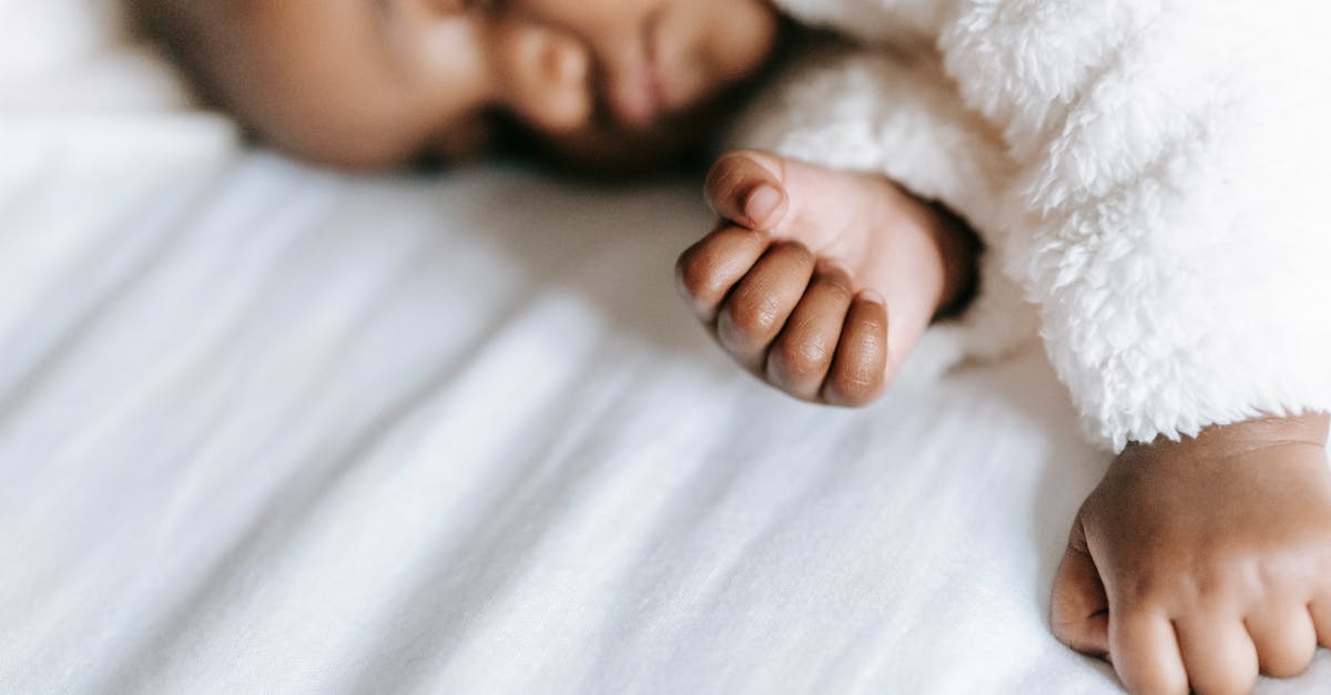 découvrez l'univers apaisant des berceuses avec notre sélection de mélodies douces. parfaites pour endormir les bébés ou créer une ambiance sereine, ces chants délicats vous accompagneront dans des moments de tendresse et de paix.