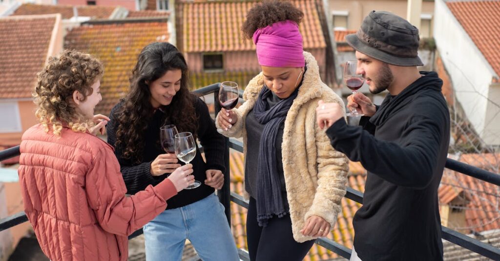découvrez les richesses du multiculturalisme, une célébration de la diversité culturelle qui favorise l'échange, la tolérance et l'enrichissement mutuel. explorez comment cette approche encourage les interactions entre différentes communautés et contribue à la cohésion sociale.