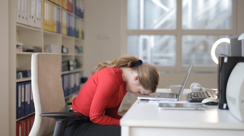 la privation de sommeil peut avoir des effets dévastateurs sur la santé physique et mentale. découvrez les causes, symptômes et conseils pour améliorer votre qualité de sommeil et retrouver votre énergie.