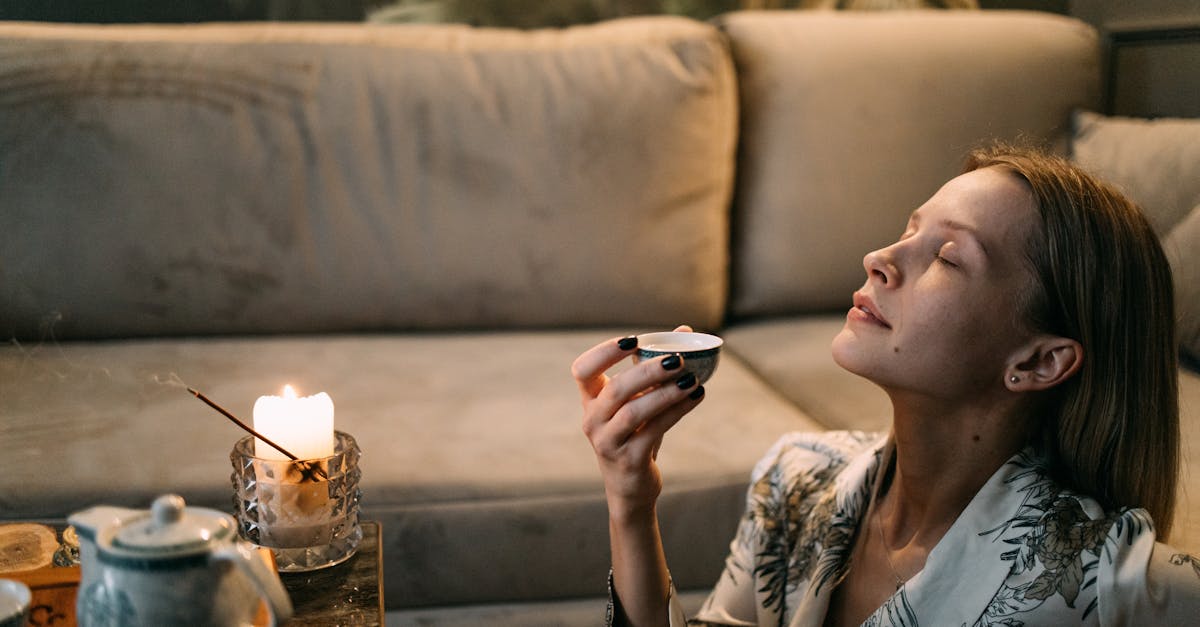 découvrez l'importance d'une routine de sommeil pour améliorer votre bien-être. apprenez des conseils pratiques pour établir des habitudes de sommeil saines et profitez d'un repos réparateur chaque nuit.