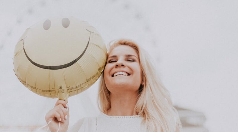découvrez l'art du sourire et son impact positif sur votre vie quotidienne. apprenez comment un simple sourire peut transformer votre humeur, renforcer vos relations et embellir votre journée.
